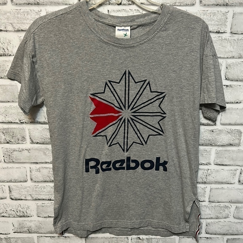 Reebok Short Sleeve T-Shirt, Starcrest Graphic, Size M, Unisex, Gray